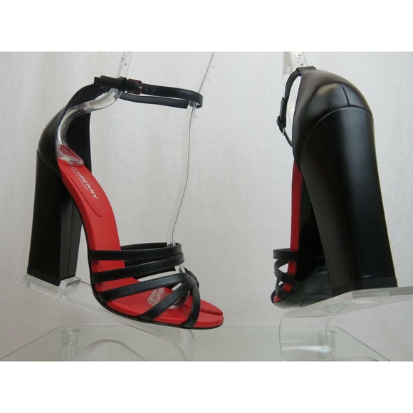NIB BURBERRY HOVE BLACK LEATHER BUCKLE ANKLE STRAP THONG SANDALS PUMPS 39 ITALY - Picture 5 of 12